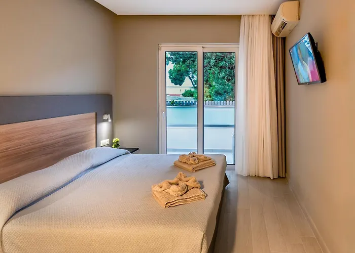 Sunday Apartahotel 3*