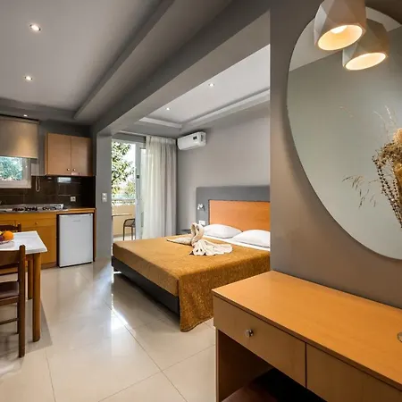 Sunday Aparthotel 3*