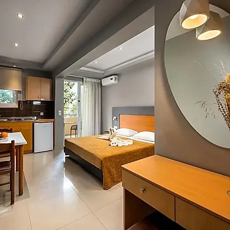 Sunday Aparthotel 3*