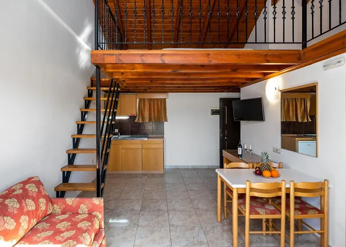 מלון דירות Sunday 3*