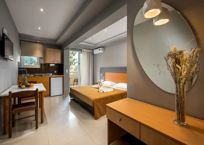 Sunday Aparthotel 3*